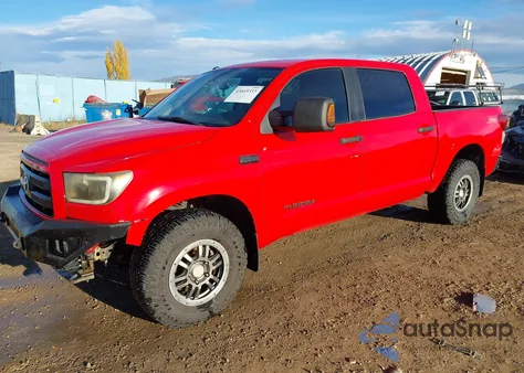 2011 Toyota Tundra Grade 5.7L V8 z USA, uszkodzony, nr VIN 5TFDW5F16BX164652